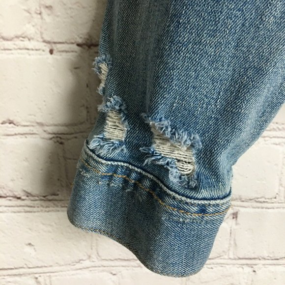 Old Navy Distressed Jean Jacket M Patched Frayed Destroyed Denim Trucker - Picture 6 of 9